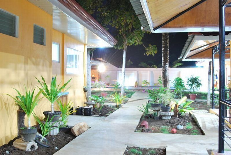 Villa Manuel Tourist Inn Puerto Princesa Esterno foto